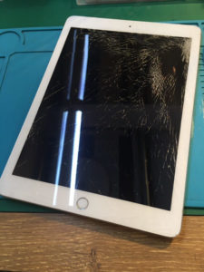 iPad6画面割れ修理