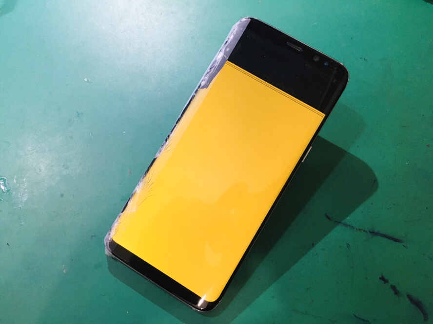 Galaxy S8の画面が黄色になった 画面修理で直ります スマホ修理王