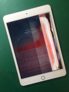 iPadの画面を損傷！液晶に線が入っているときでも修理できるのか？ 【スマホ修理王】