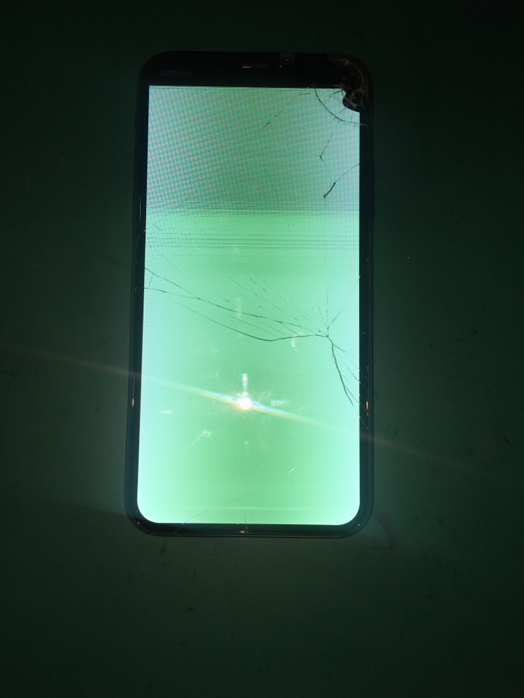 iPhone10 ジャクヒン 画面緑です。 - スマートフォン本体