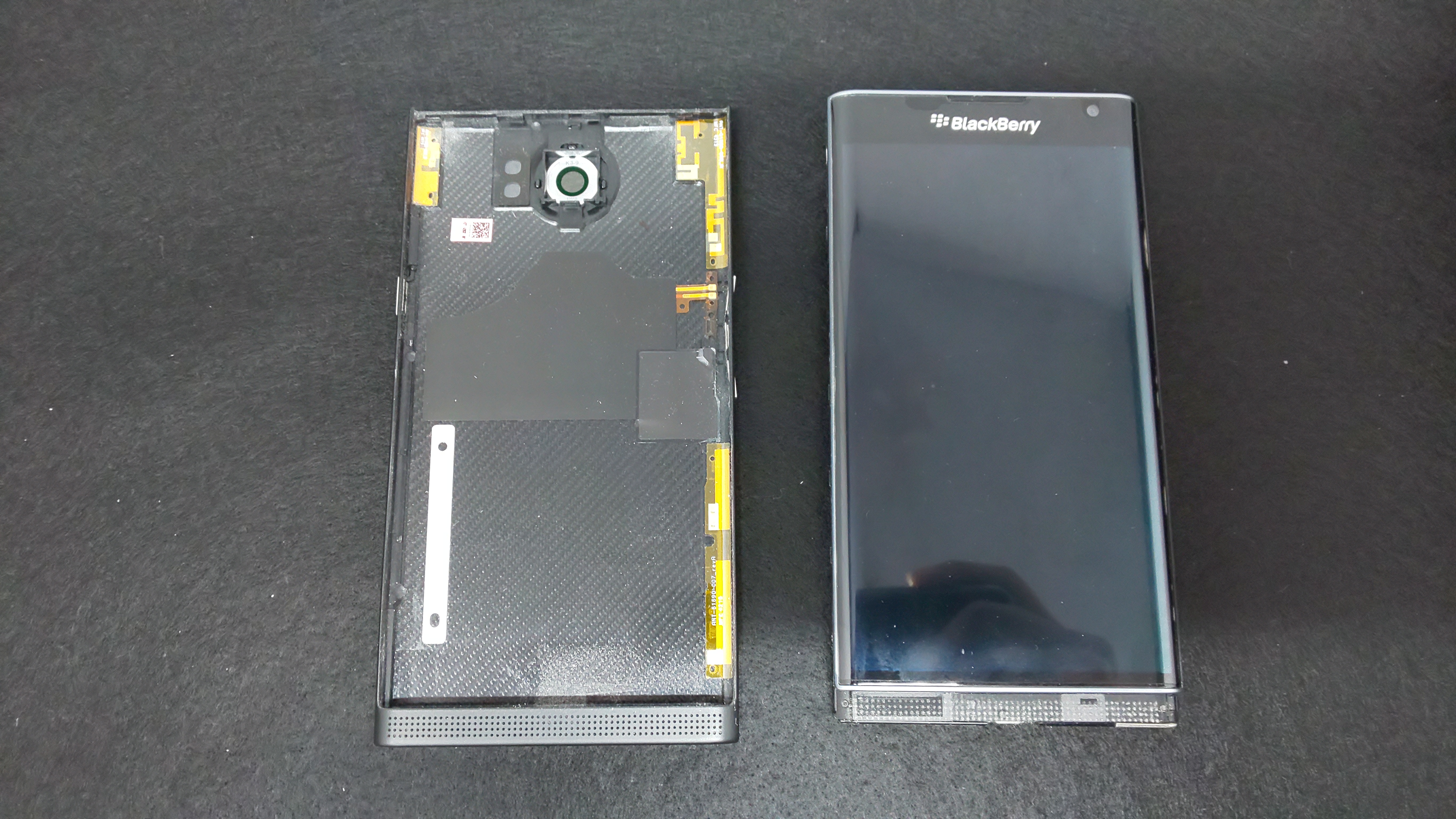 Blackberry Priv　分解中