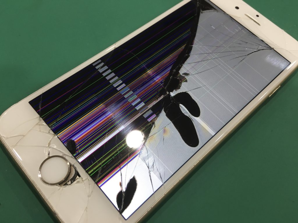 Iphone 6s 画面割れによる虹色の縦線 黒い滲み バッテリー交換も 当日返却 スマホ修理王