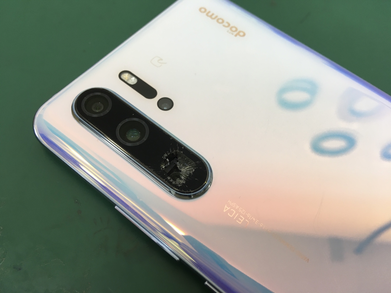 Huawei P30 Pro メインカメラのレンズが割れてしまった データそのまま即日修理 スマホ修理王