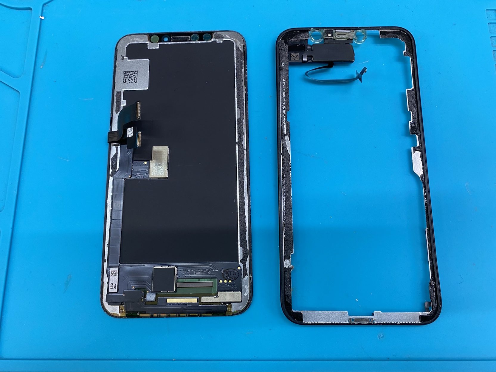 Iphone X 画面の縁が剥がれてしまった 画面の交換で直ります スマホ修理王