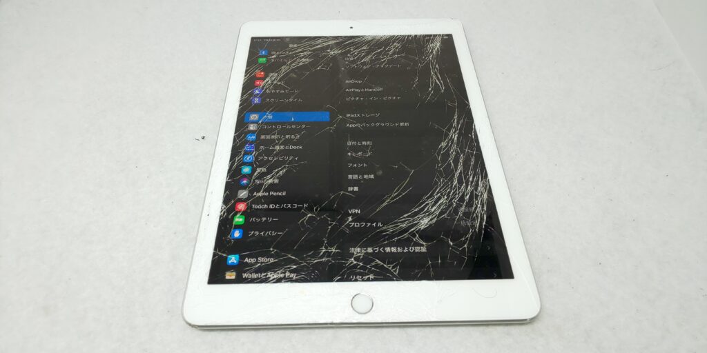 iPad 5世代32GB Wi-Fi&cellular 画面割れ - タブレット