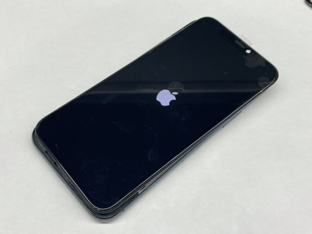 iPhone 11 Pro | 画面割れの画面交換修理最短30分～ 【スマホ修理王】
