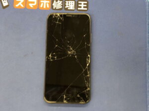 防府市iPhoneXSガラス修理