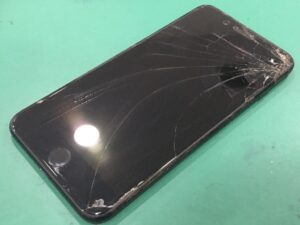 防府市iPhone7Plusガラス割れ