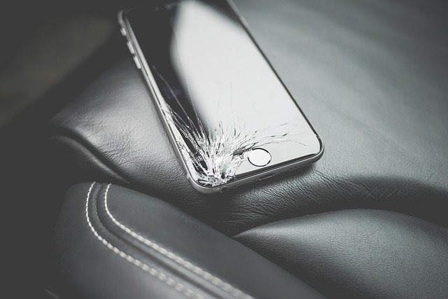 Iphoneの画面は割れやすい 割れる理由や対策について解説 スマホ修理王