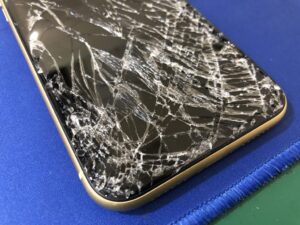 【新居浜】iPhoneXR画面割れ修理
