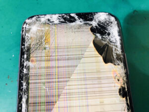 【新居浜】iPhone11画面割れ修理