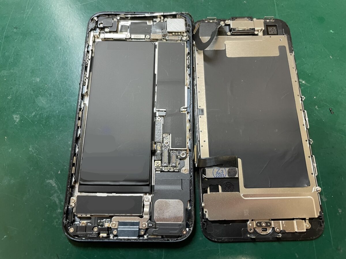 iPhone SE（第3世代）の画面割れ修理の方法・費用・修理風景 【スマホ 