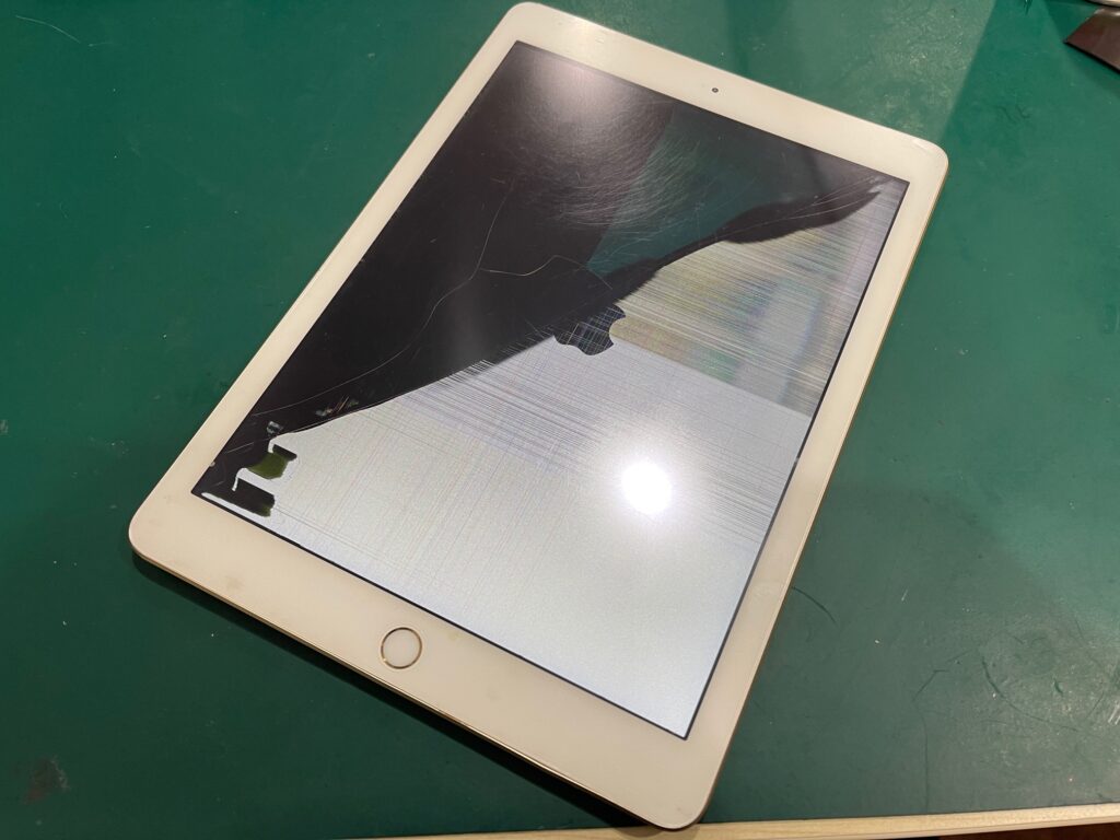 【iPad 第9世代】ガラス割れ、データを消さずに当日修理
