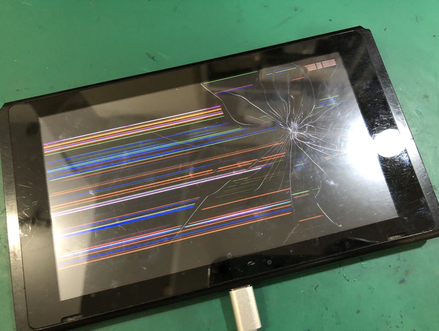 Switch】ガラスは割れていないけど中の液晶が割れた！即日修理可 