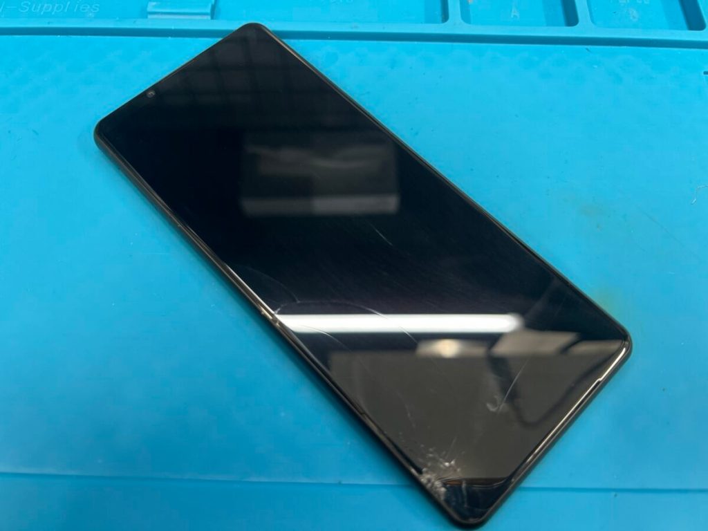 Xperia 5 IIIの画面修理ならスマホ修理王にお任せ下さい：最短即日で 
