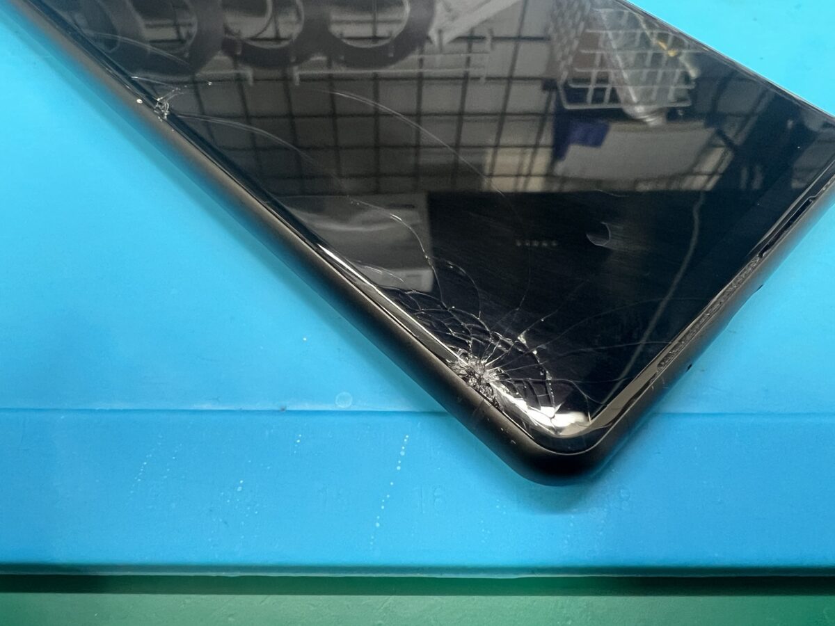 Xperia 5 IIIの画面修理ならスマホ修理王にお任せ下さい：最短即日で 