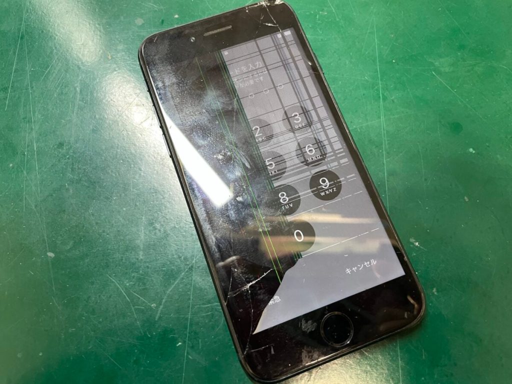 iPhone SE（第3世代）の画面割れ修理の方法・費用・修理風景 